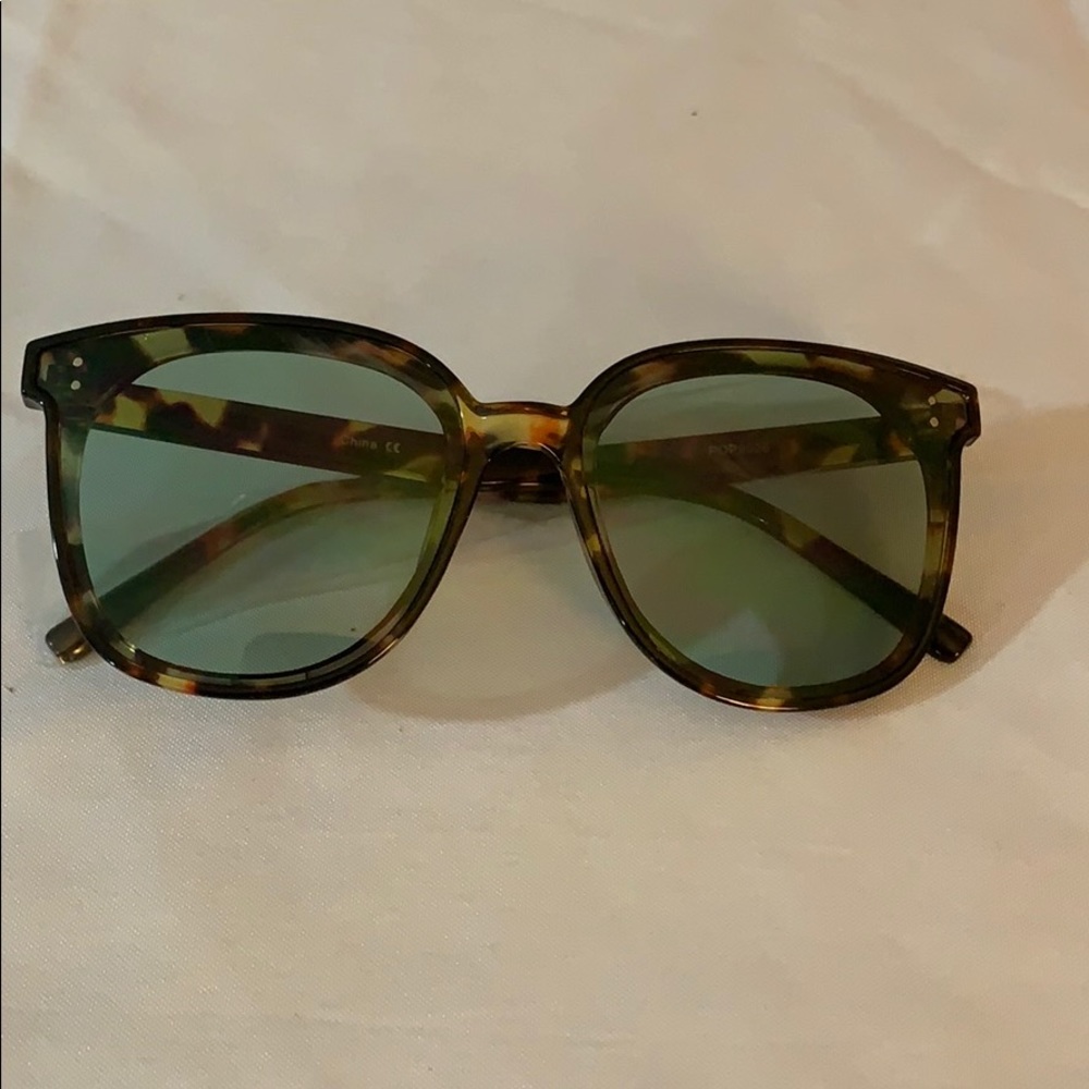 Women’s sunglasses